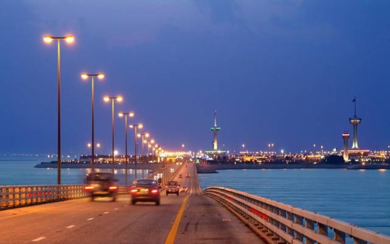 هل فحص كورونا يشمل القادمين من البحرين عبر جسر الملك فهد؟ 1