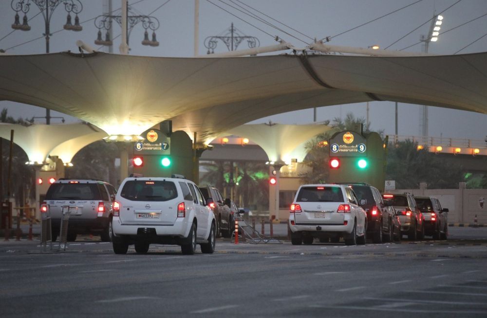 السماح بعودة المواطنين إلى السعودية عبر جسر الملك فهد دون تصريح