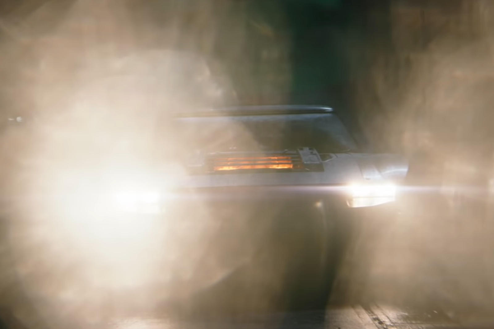 سيارة باتموبيل الجديدة تظهر في إعلان فيلم باتمان القادم 5
