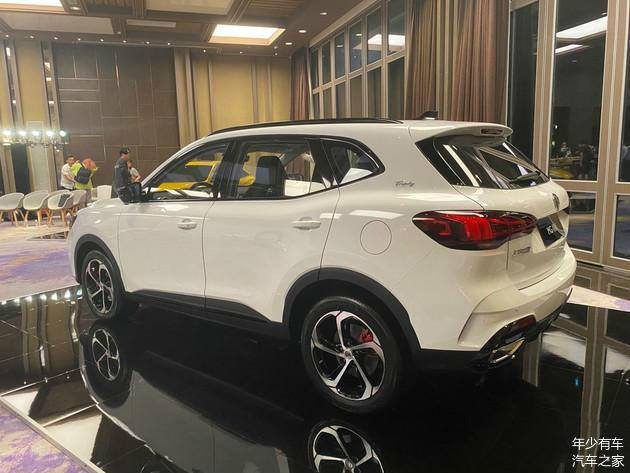 إم جي "لينغانغ" SUV الجديدة تكشف نفسها في الصين 2