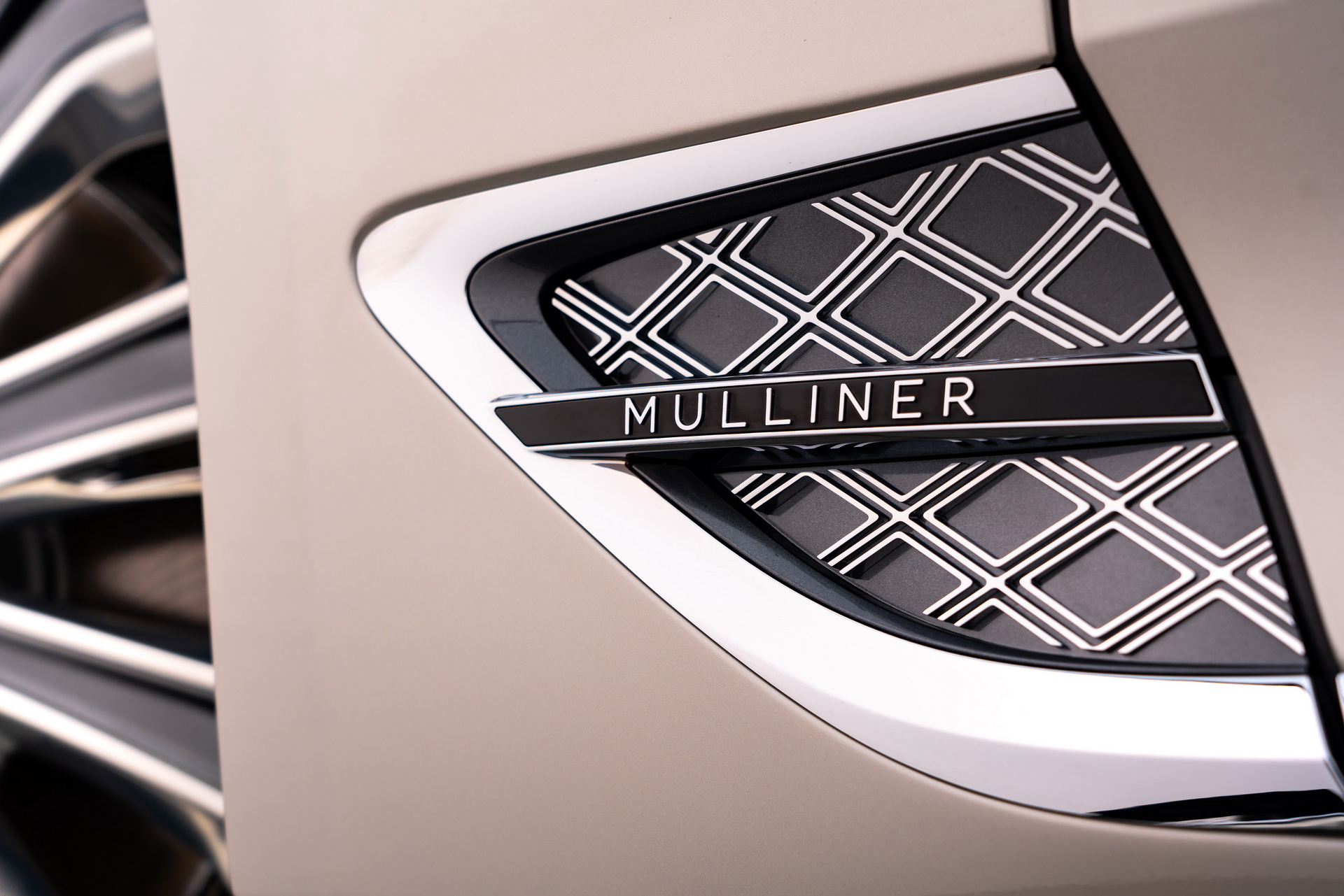 بنتلي كونتيننتال GT مولينر الجديدة تنطلق رسمياً 46