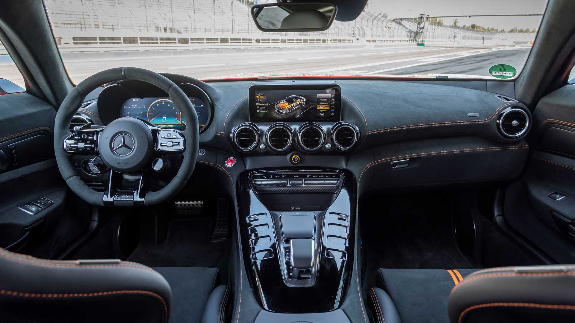 مرسيدس AMG GT بلاك سيريس 2021 حاملة الرقم القياسي للسرعة تكشف أسعارها الأمريكية 26