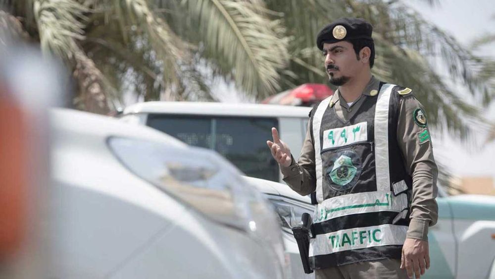 "المرور" القبض على قائد سيارة ارتكب مخالفات ونشرها بمواقع التواصل 1