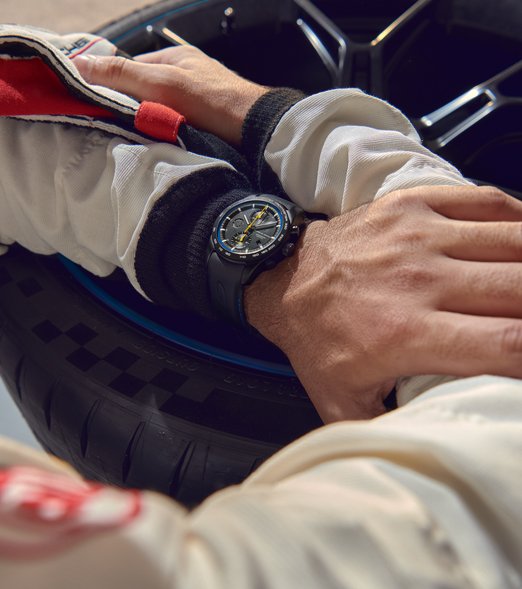 بورش تكشف عن ساعة يد فاخرة حصرية لملاك 911 GT3 الجديدة كلياً 26