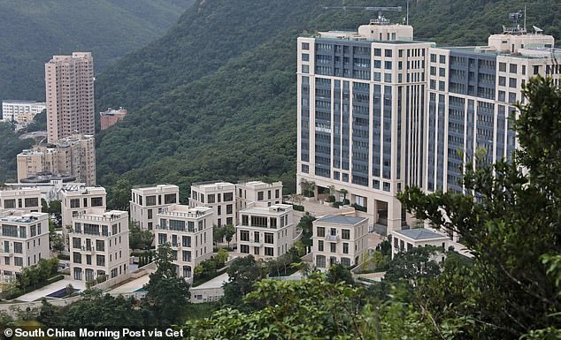 سيصعب عليك تصديق سعر مساحة ركن السيارة المباعة في هونج كونج! 31