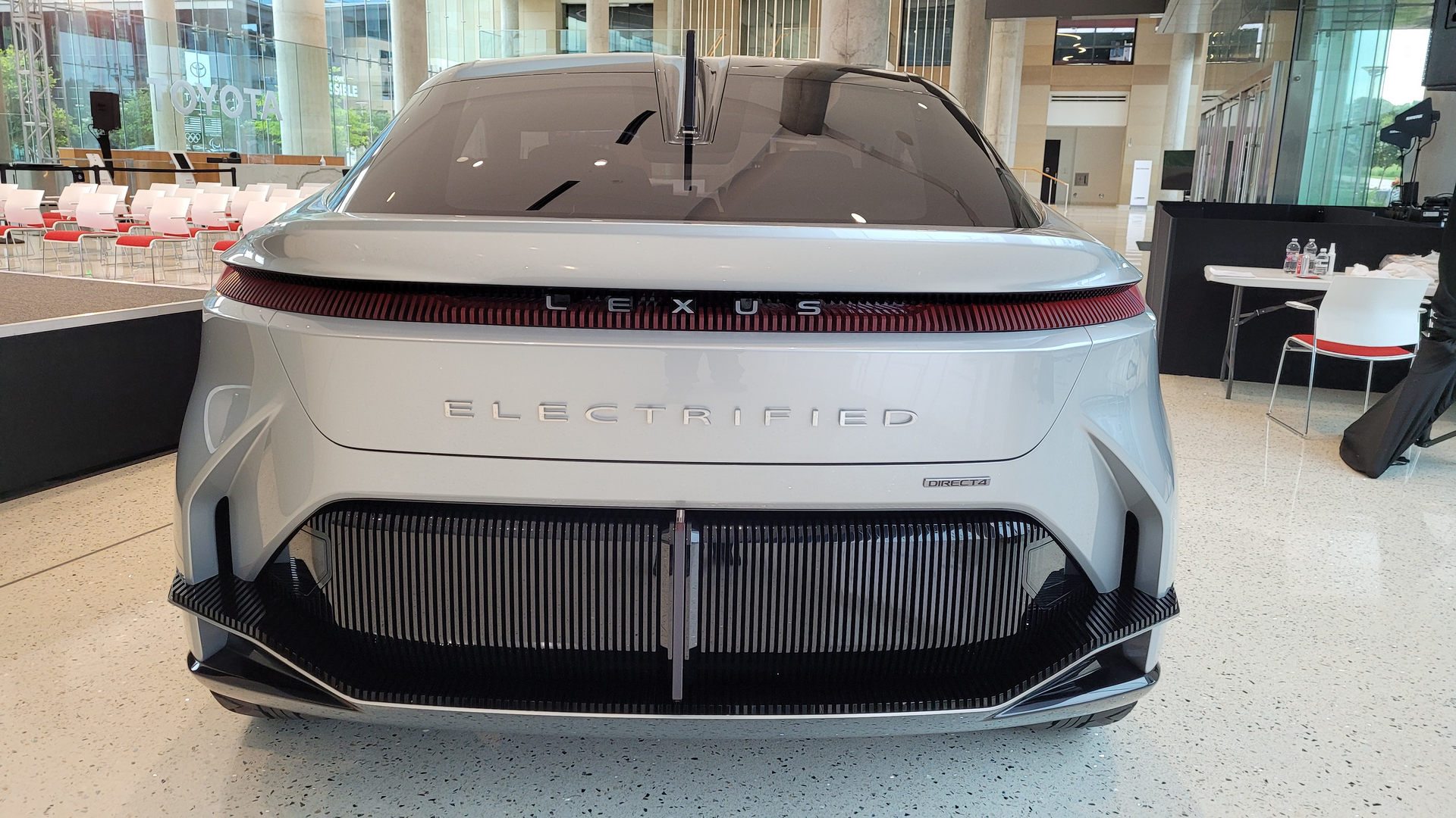 سيارات لكزس الكهربائية القادمة ستُركز على الأداء والتصميم الرياضي 64