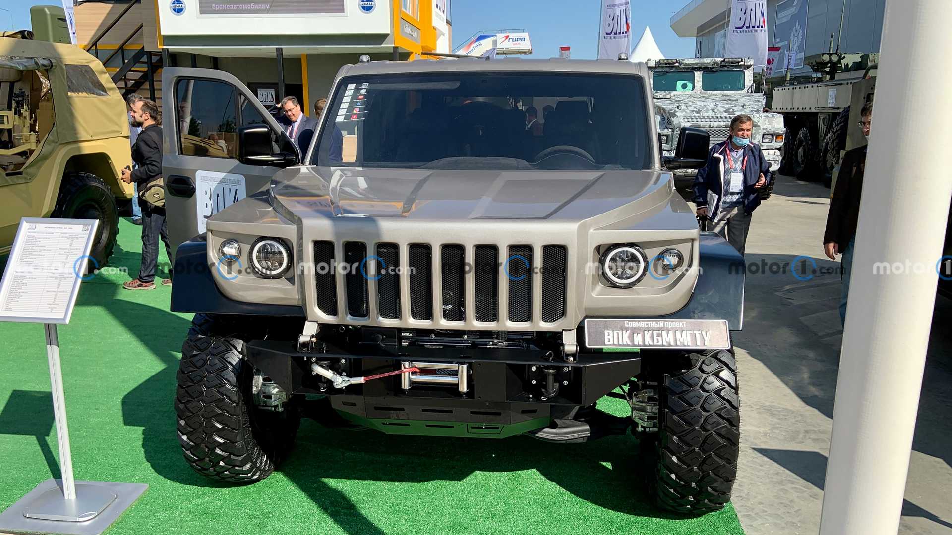 روسيا تصنع SUV جديدة للتضاريس الوعرة بتصميم مستوحى من همر 16