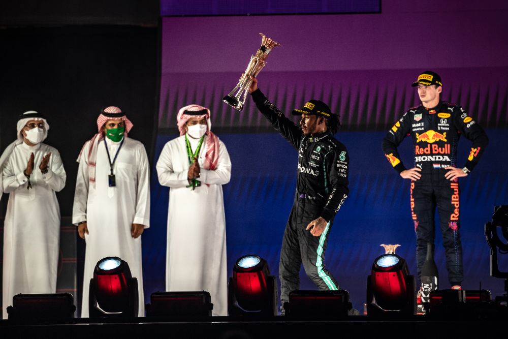 ماكس فيرستابن يفوز ببطولة العالم لسيارات فورمولا 1 12
