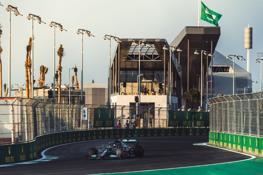 انتهاء اليوم الأول من سباق جائزة السعودية الكبرى STC للفورمولا1 100