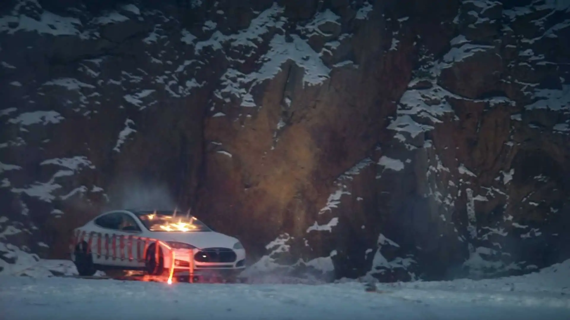مالك تيسلا موديل 3 يفجر سيارته عمداً لهذا السبب "بالفيديو" 3