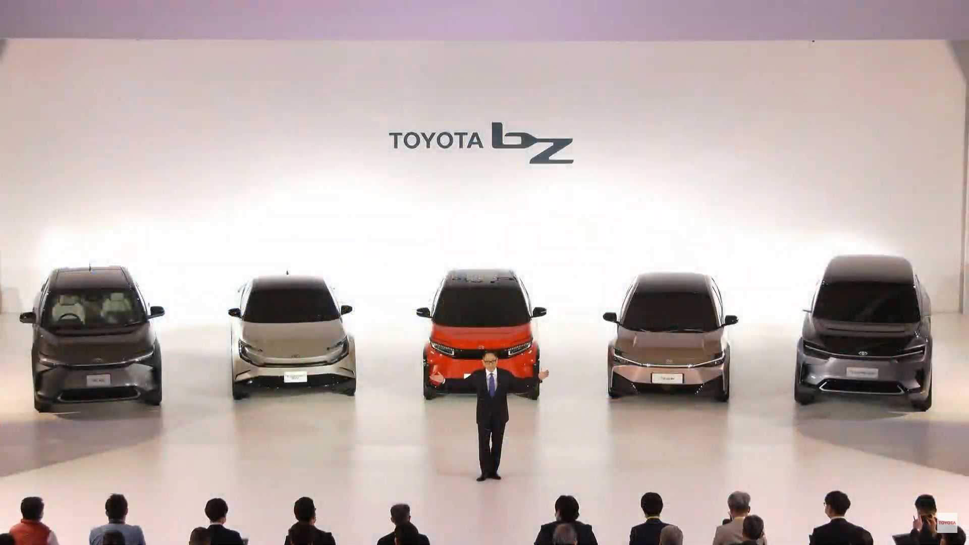 تويوتا تكشف عن 16 سيارة كهربائية جديدة SUV وسيدان وبيك أب! 7