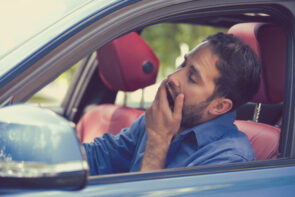 نصائح هامة للتغلب على النعاس أثناء قيادة السيارة