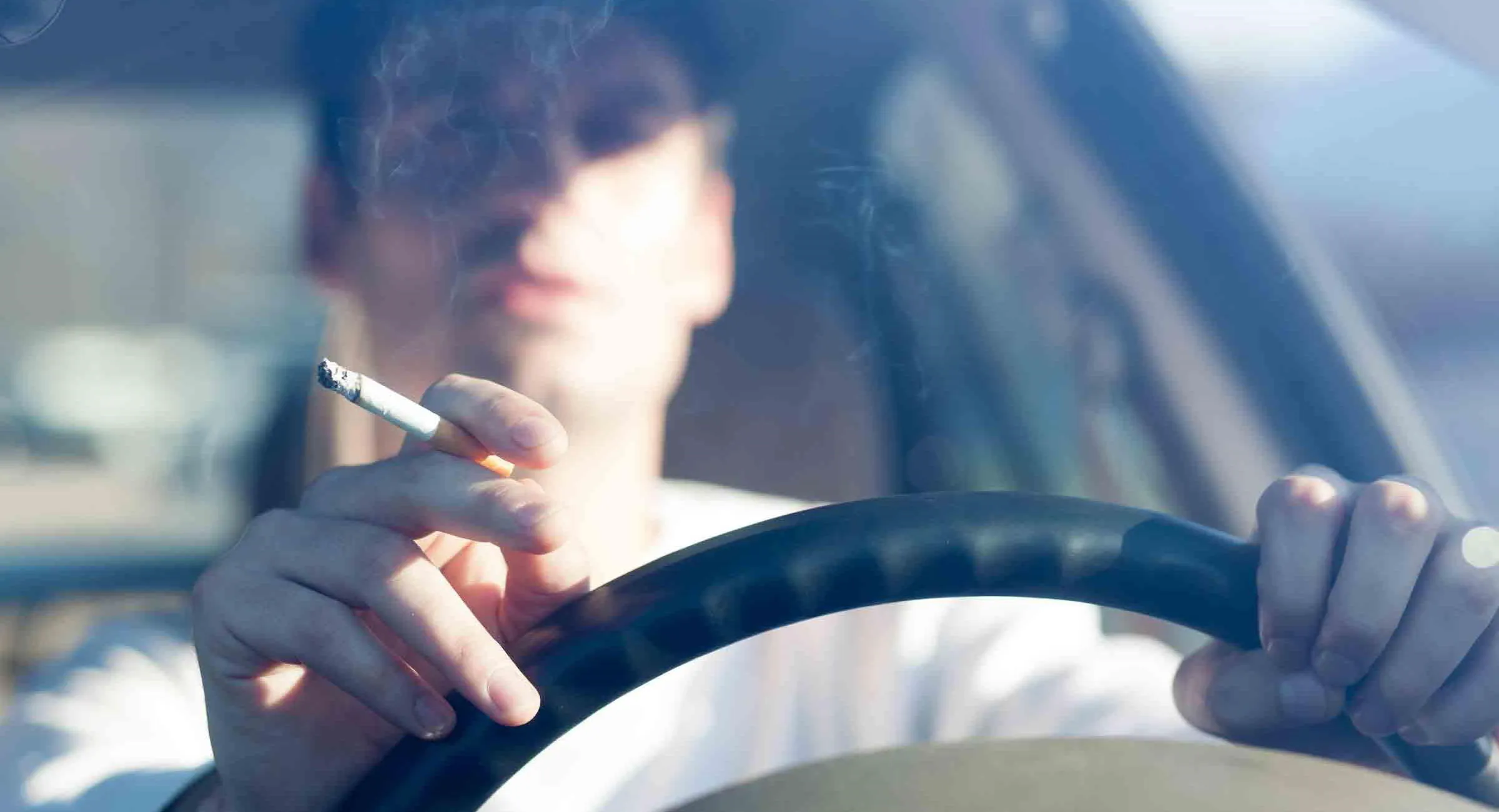 ألمانيا تعمل على قانون جديد لفرض غرامات على التدخين داخل السيارات