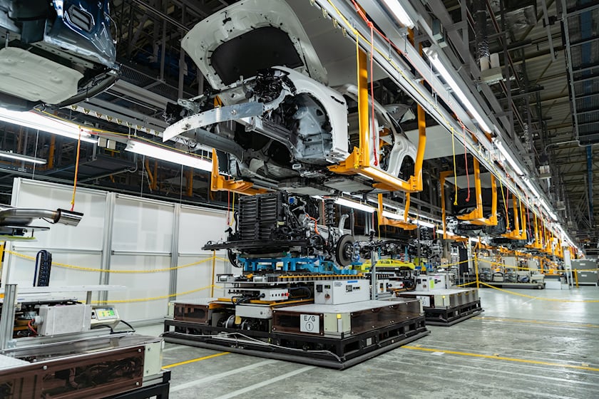 مازدا تبدأ إنتاج أقوى سيارة إنتاجية في تاريخ العلامة CX-60 موديل 2023 19
