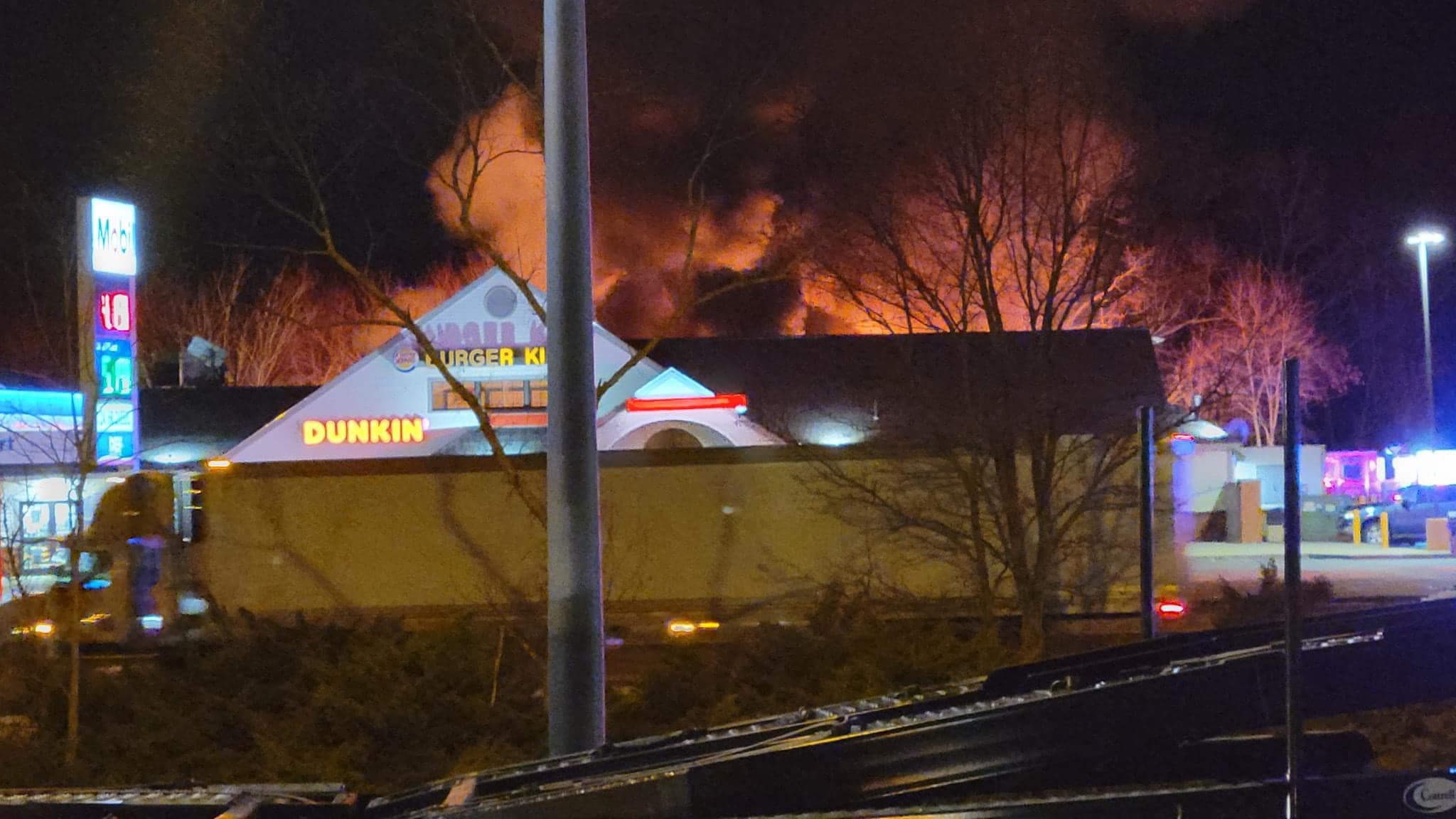 تفحم سيارة لوسيد إير جديدة بعد حريق مروع أثناء نقلها في أمريكا 30
