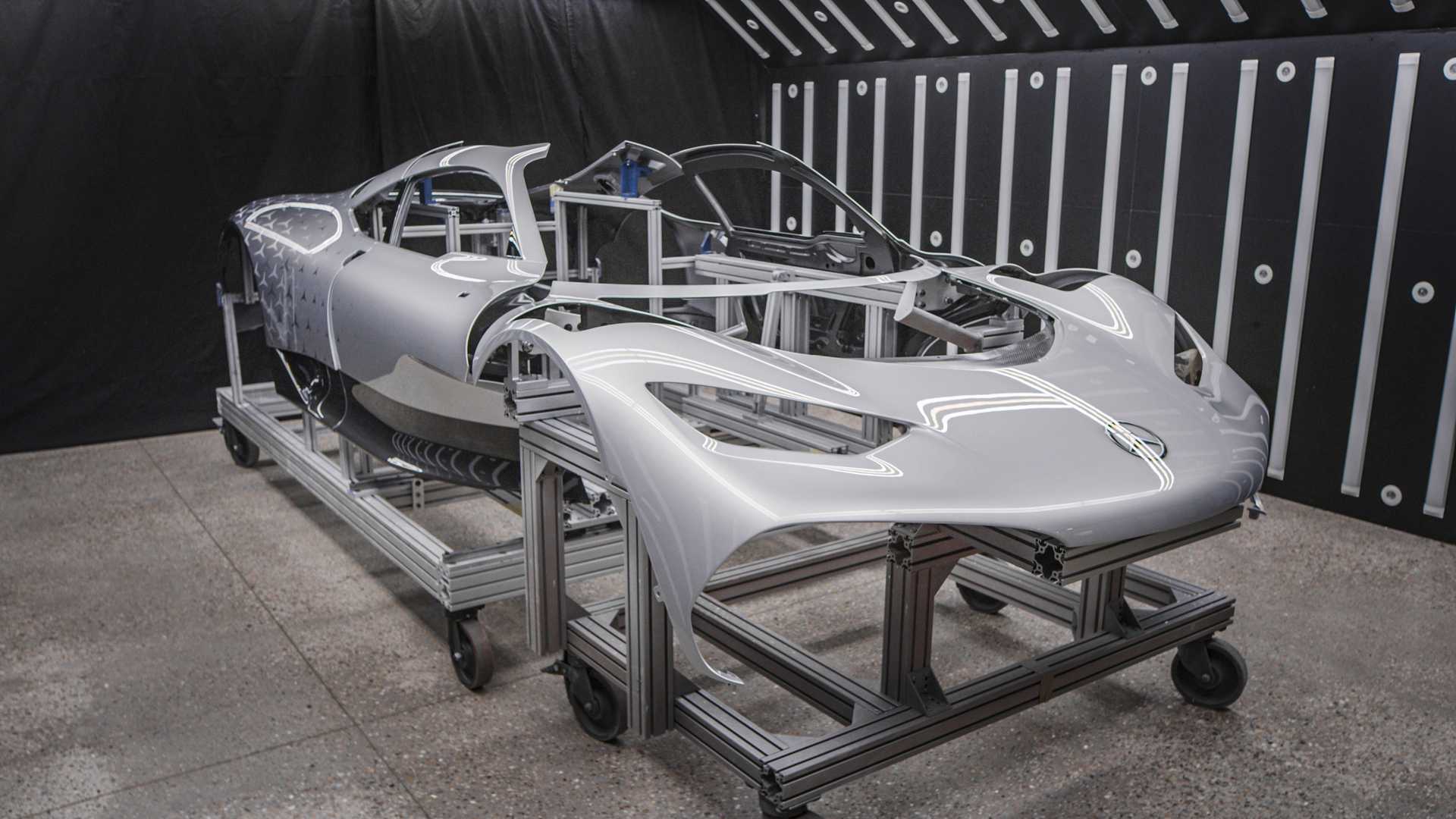 مرسيدس AMG تبدأ إنتاج سيارة وان هايبركار الحصرية بسعر 10.2 مليون ريال 26