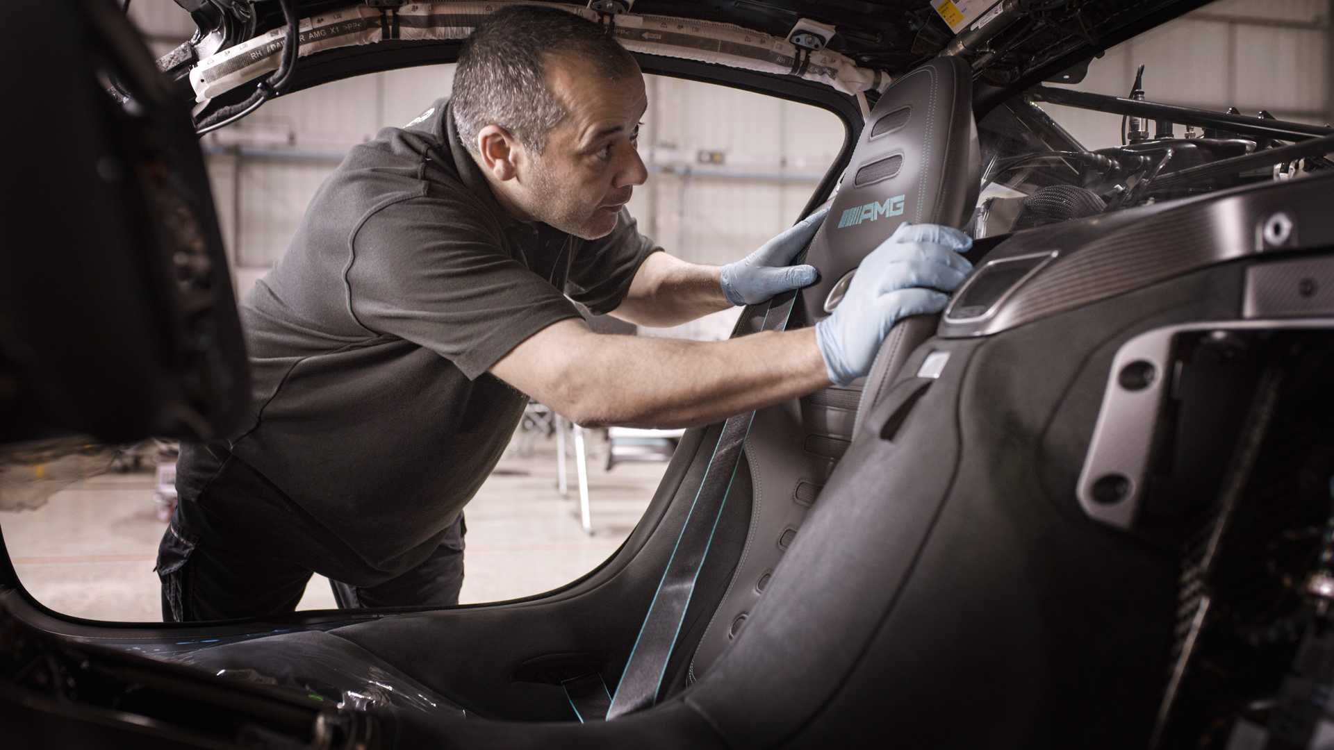 مرسيدس AMG تبدأ إنتاج سيارة وان هايبركار الحصرية بسعر 10.2 مليون ريال 29