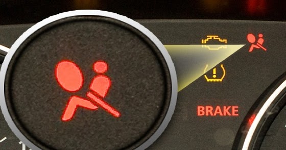تعرف على 6 أسباب لإضاءة لمبة الايرباق في سيارتك 2
