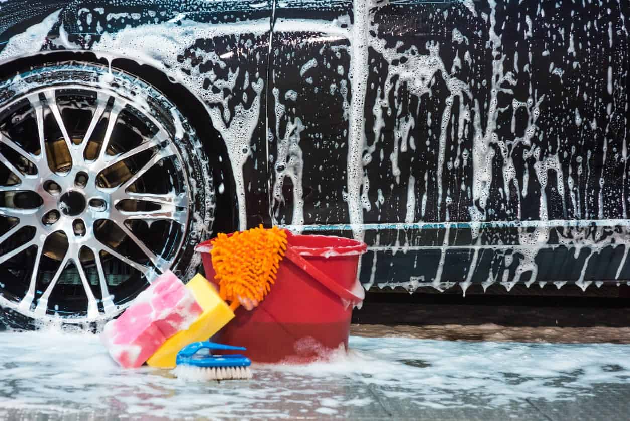 نصائح عليك اتباعها عند غسل سيارتك بنفسك 1