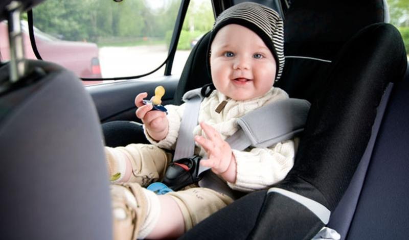 (لتجنب المخالفة) ما هو العمر المسموح للأطفال بالجلوس بالمقعد الأمامي للسيارة؟  2