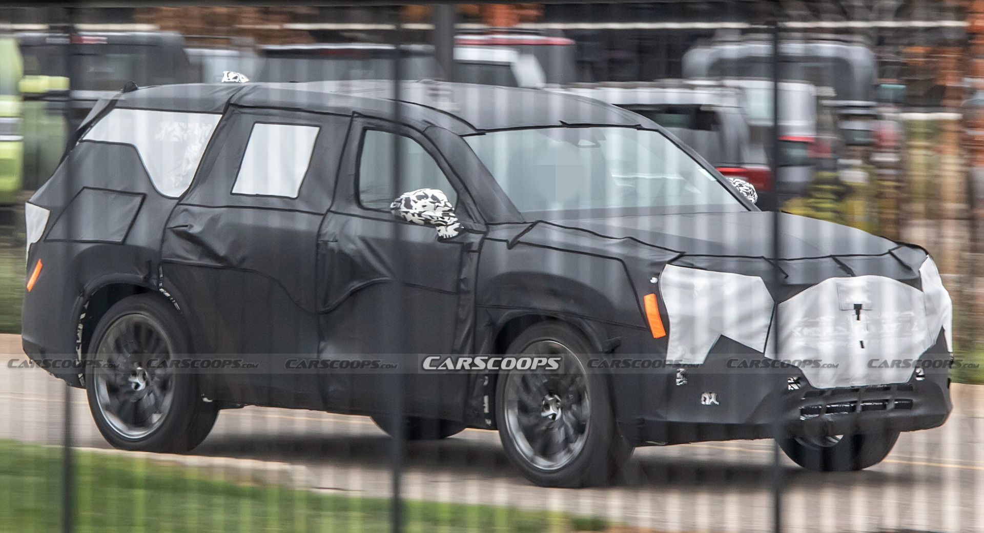 تويوتا جراند هايلاندر SUV الجديدة تظهر أثناء تجوالها في أمريكا لأول مرة 4
