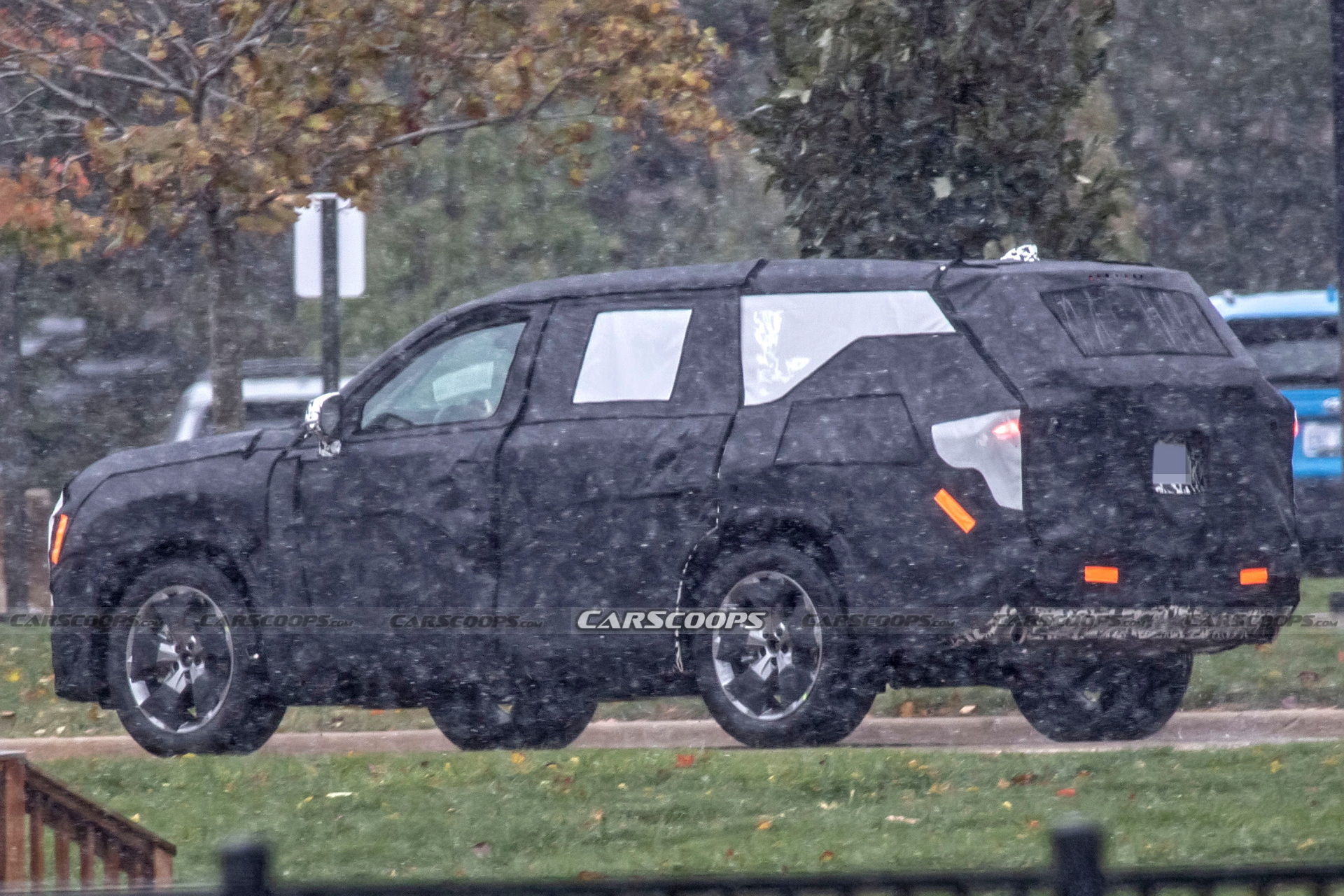 تويوتا جراند هايلاندر SUV الجديدة تظهر أثناء تجوالها في أمريكا لأول مرة 13