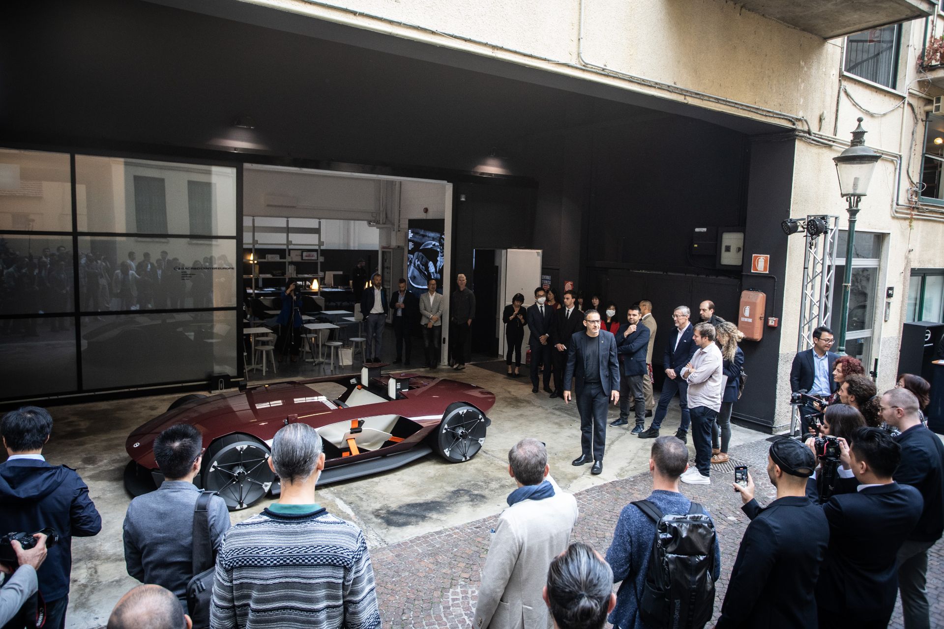 جي ايه سي تفتتح أول مركز بحث وتطوير أوروبي وتدشن سيارة اختبارية جديدة 2