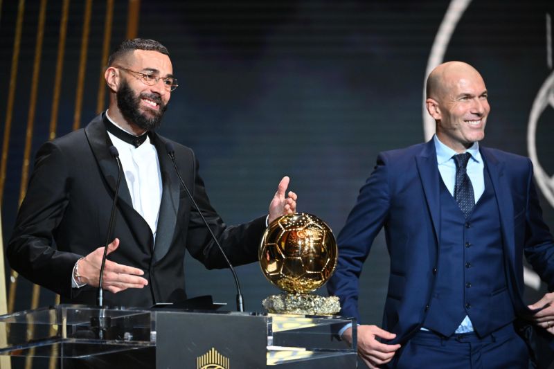 سيارات كريم بنزيما وفوزه بجائزة الكرة الذهبية لعام 2022