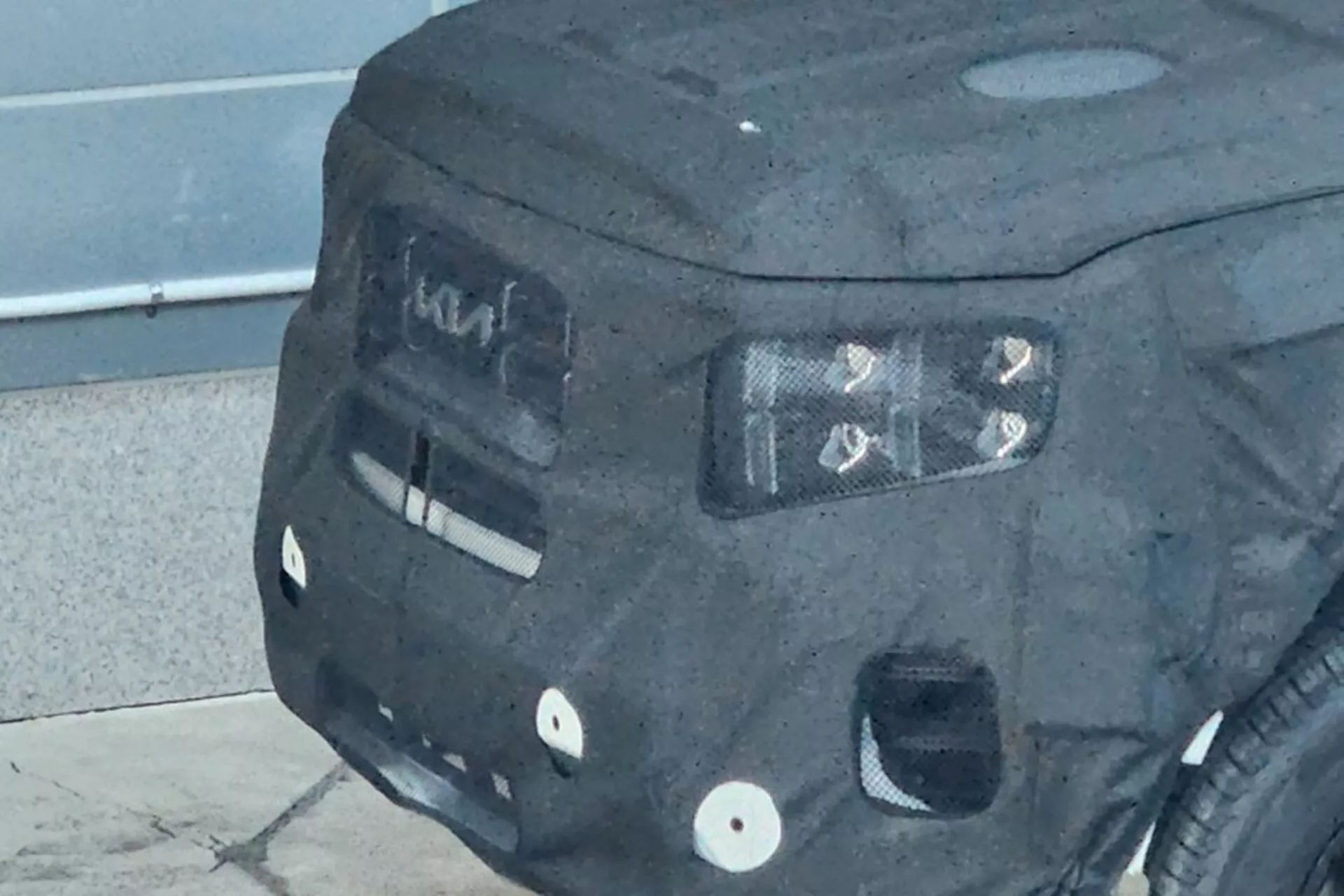 شاحنة كيا بيك أب الجديدة كلياً تظهر أثناء اختبارها بتصميم مستوحى من موهافي SUV 22