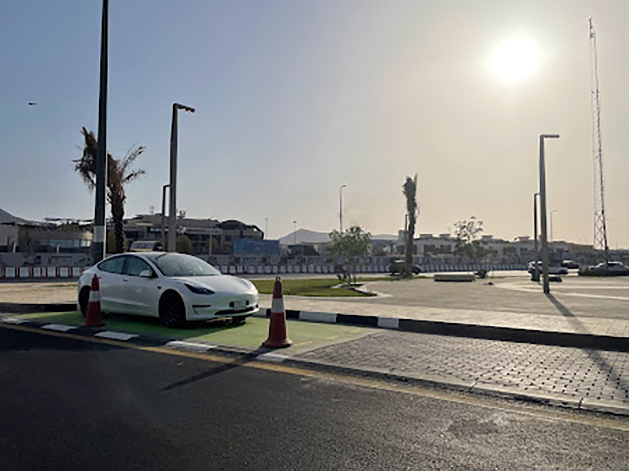 شحن السيارات الكهربائية في السعودية 