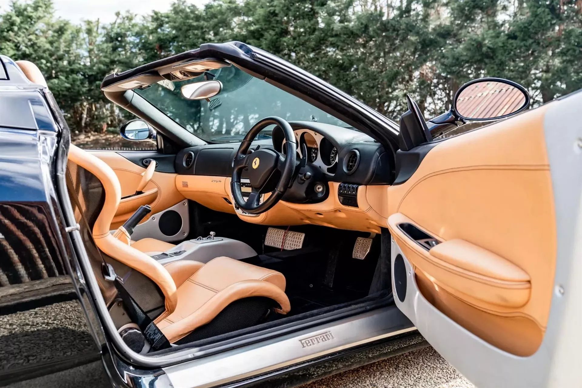 نجم كرة القدم ديفيد بيكهام يعرض سيارته فيراري 360 سبايدر للبيع بنصف مليون ريال 12