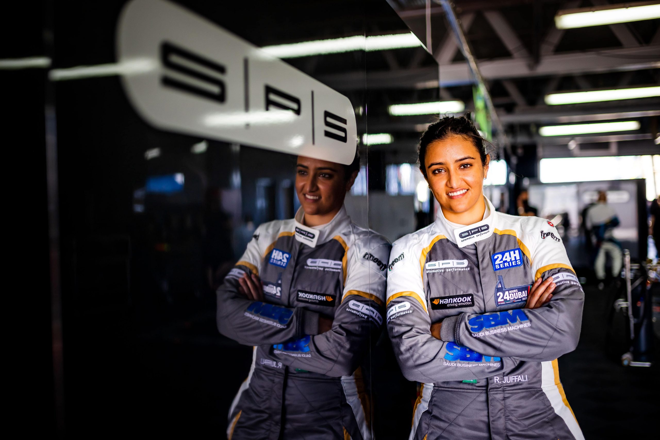 ريما الجفالي أول سائقة سباقات سعودية