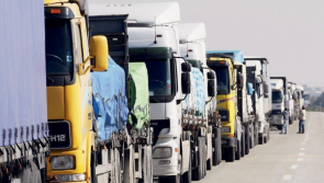“المرور” يحدد أوقاتًا لمنع دخول الشاحنات للرياض وجدة والشرقية