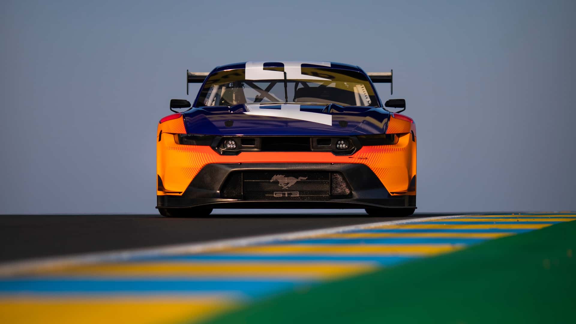 فورد تكشف عن موستنج GT3 الجديدة بتعديلات حصرية للمشاركة في سباق لومان للتحمل 14
