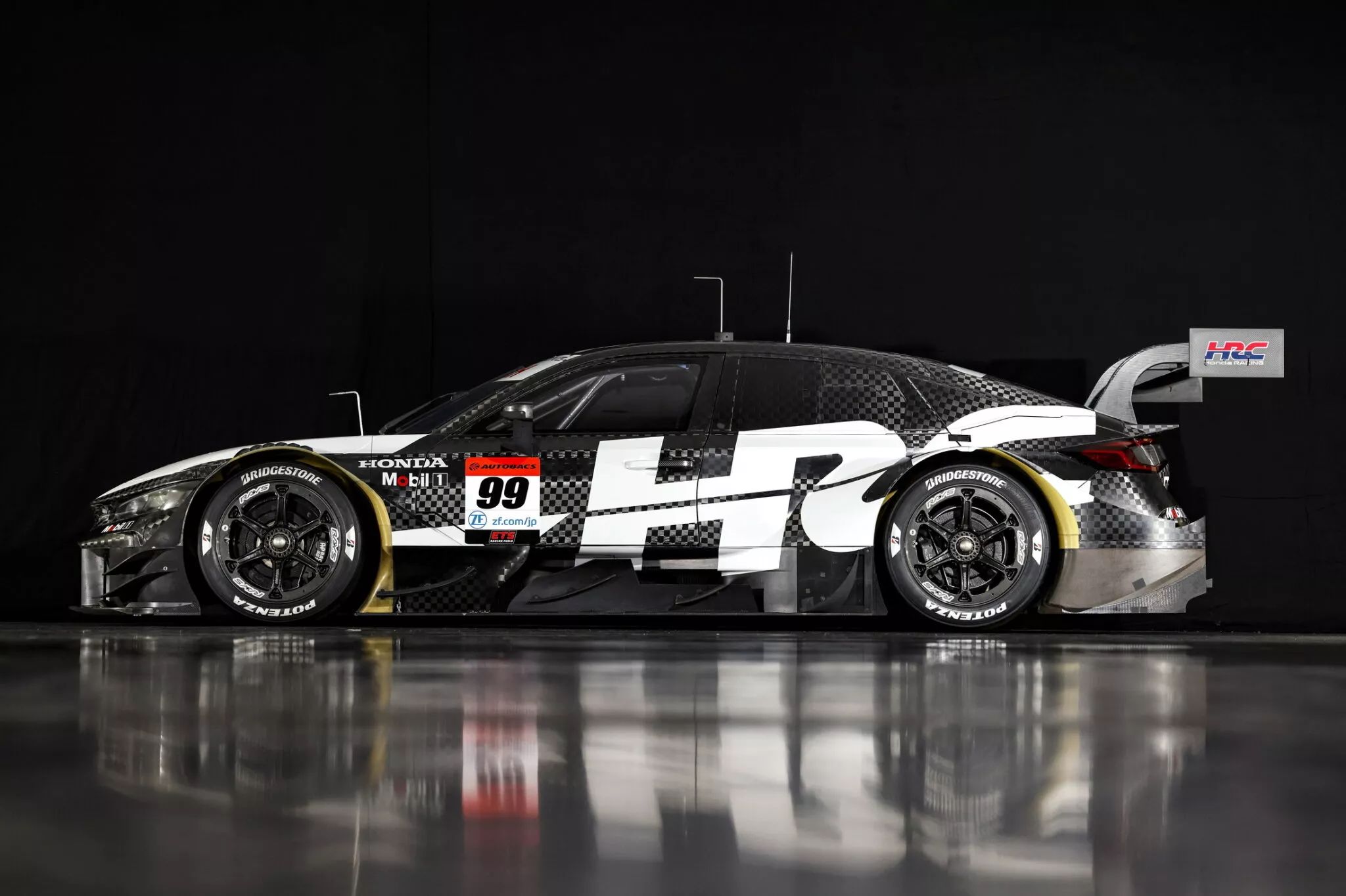 هوندا سيفيك تايب ار GT الجديدة المخصصة للحلبات تظهر بالشكل النهائي قبل مشاركتها في السباقات 5