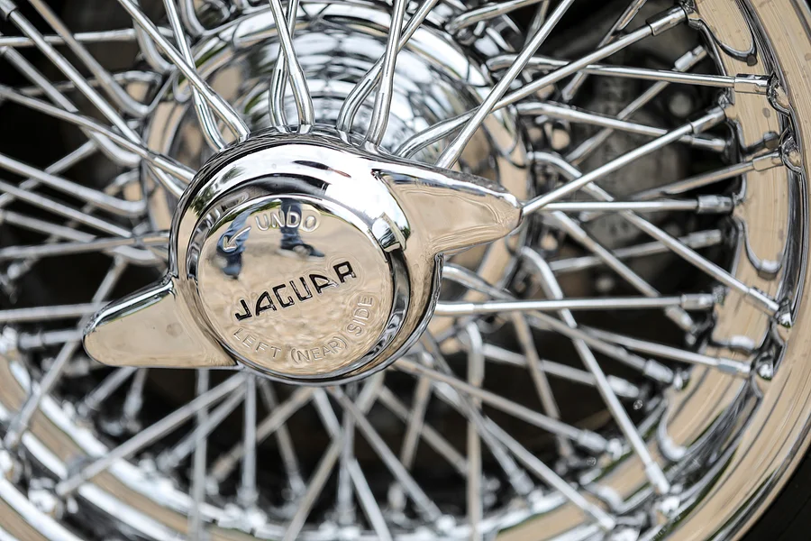 جاكوار E-Type التي وصفها رئيس فيراري بـ "السيارة الأجمل في العالم" معروضة في مزاد بقيمة 5.6 مليون ريال 6