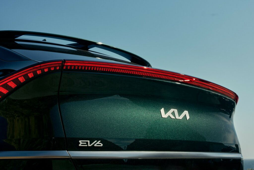 كيا EV6 تحصل على إصدار حصري للاحتفال بلقب أفضل سيارة متعددة الاستخدامات لهذا العام 8
