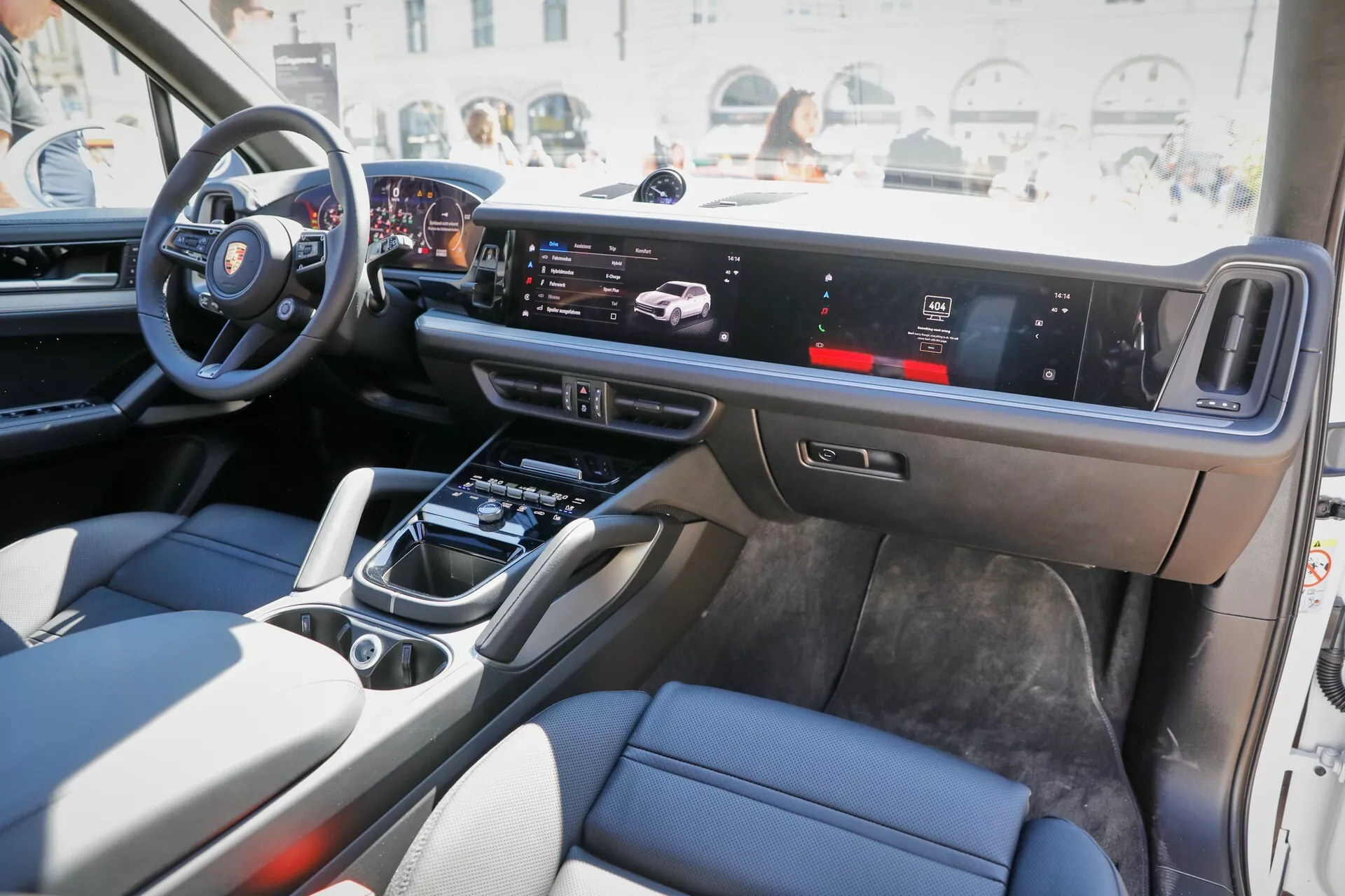 بورش تدشن كايين تيربو E هايبرد 2024، أقوى SUV في تاريخها، في معرض ميونخ للسيارات 3