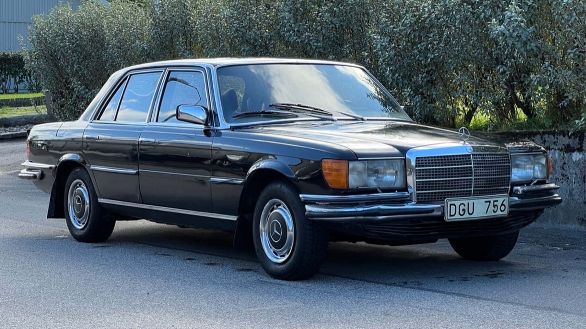 سيارة مرسيدس اس كلاس 1973 كانت مملوكة لملك السويد معروضة للبيع في مزاد 1