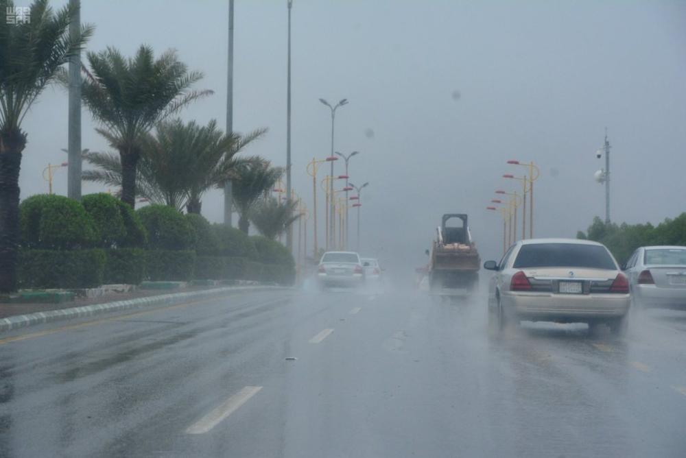 "أمن الطرق" يوجه 4 إرشادات لقائدي المركبات عند هطول الأمطار 2