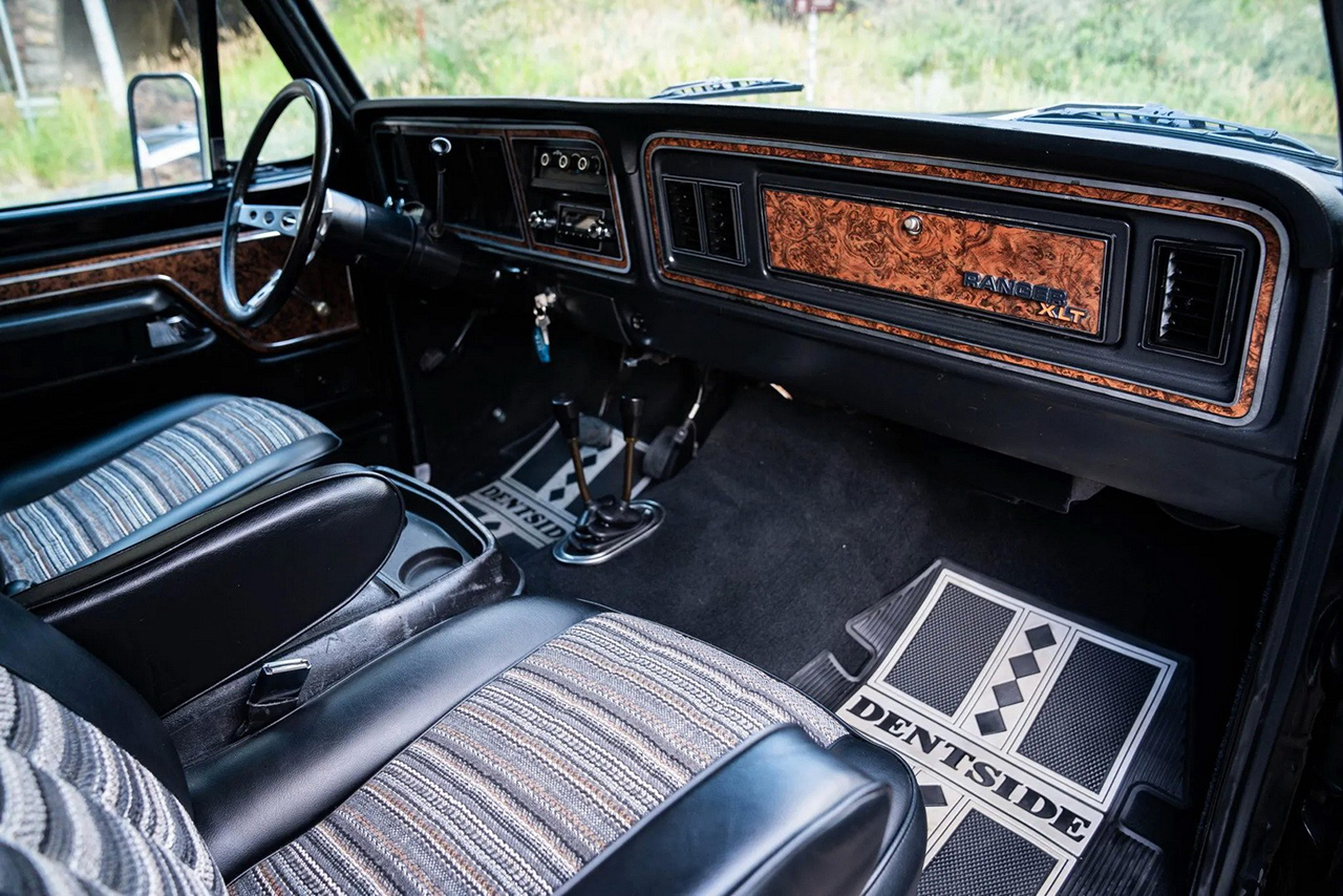 نسخة رائعة من فورد برونكو 1979 الكلاسيكية تحصل على محرك V8 حديث 17
