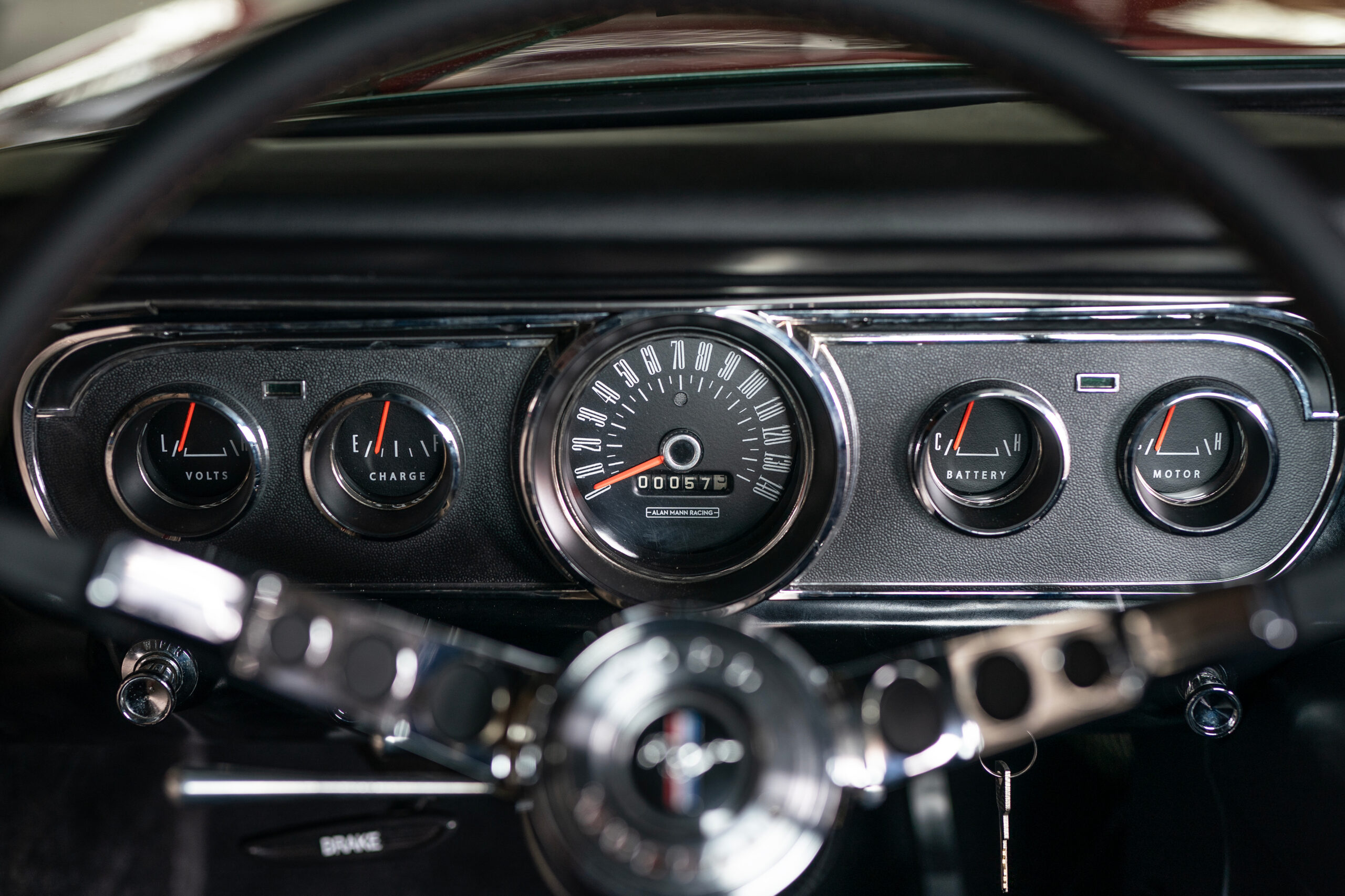 فورد موستنج كلاسيكية تتحول إلى سيارة كهربائية بسعر يتجاوز 900 ألف ريال 5