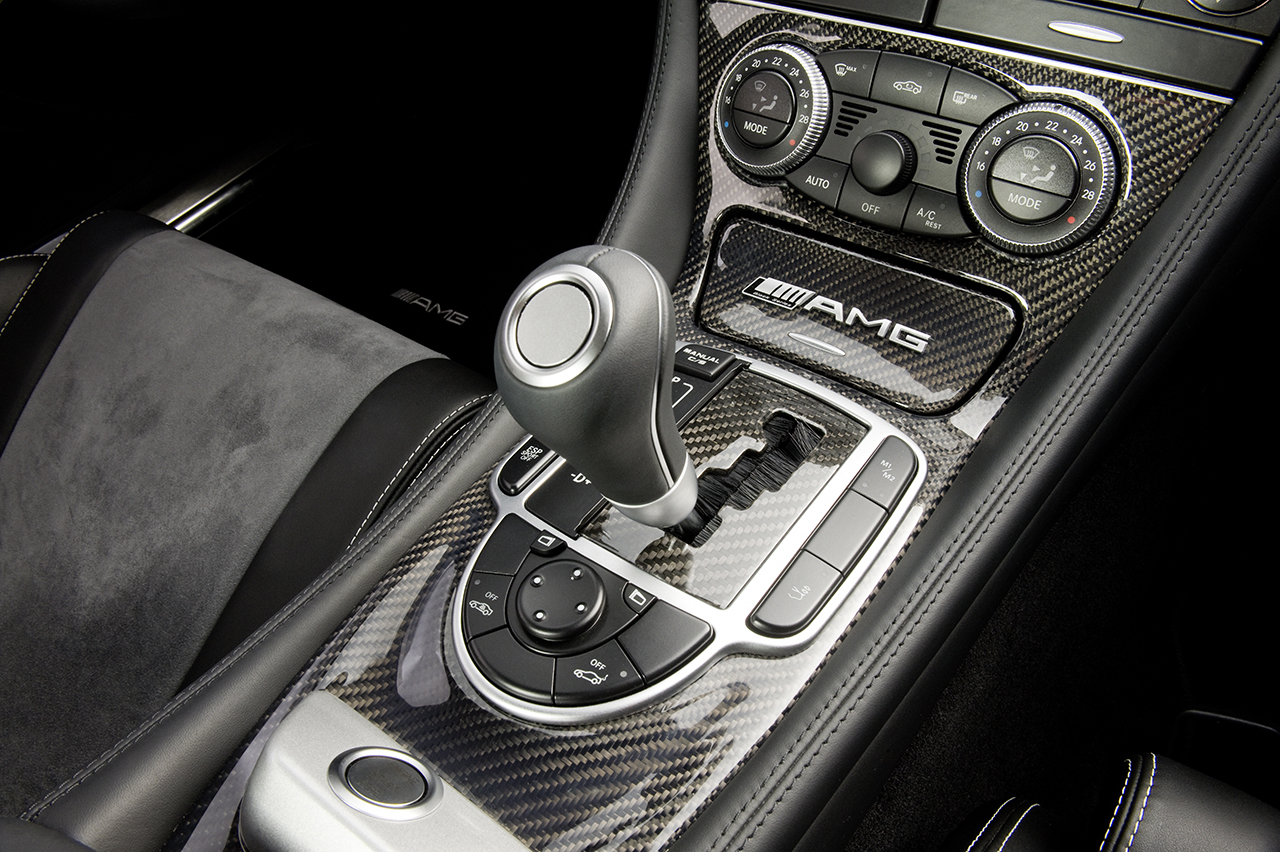 لماذا تعد مرسيدس AMG SL 65 بلاك سيريس واحدة من أفضل سيارات مرسيدس الرياضية على الإطلاق؟ 10
