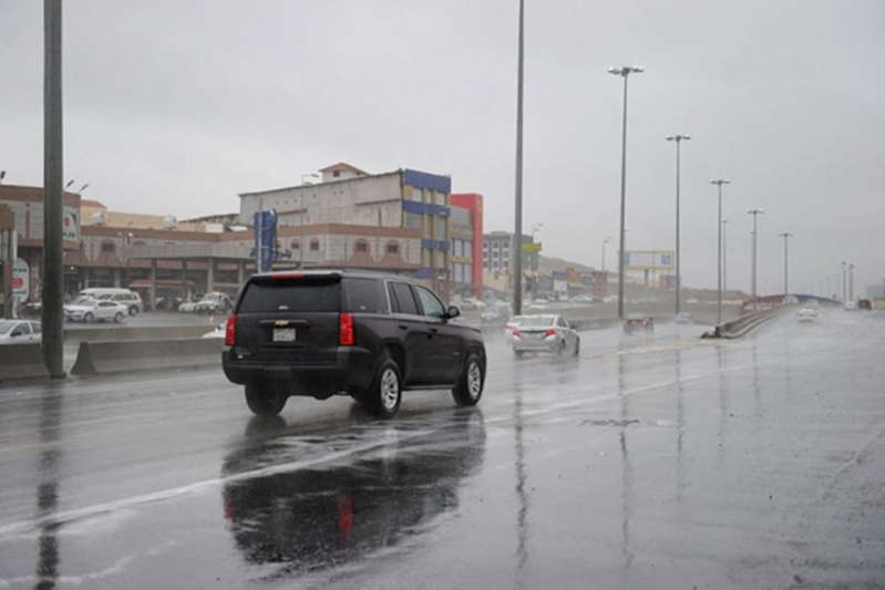 "أمن الطرق" يوجه نصائح هامة للقيادة الآمنة خلال الأمطار 2