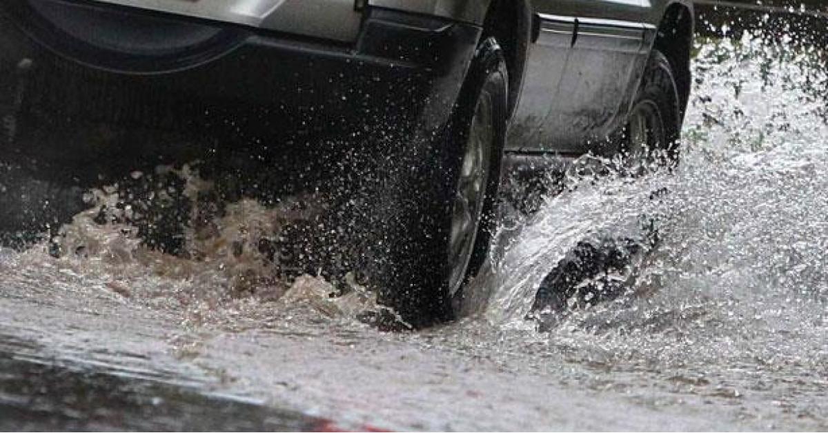 "المرور" يكشف أسباب انزلاق المركبة خلال هطول الأمطار 12