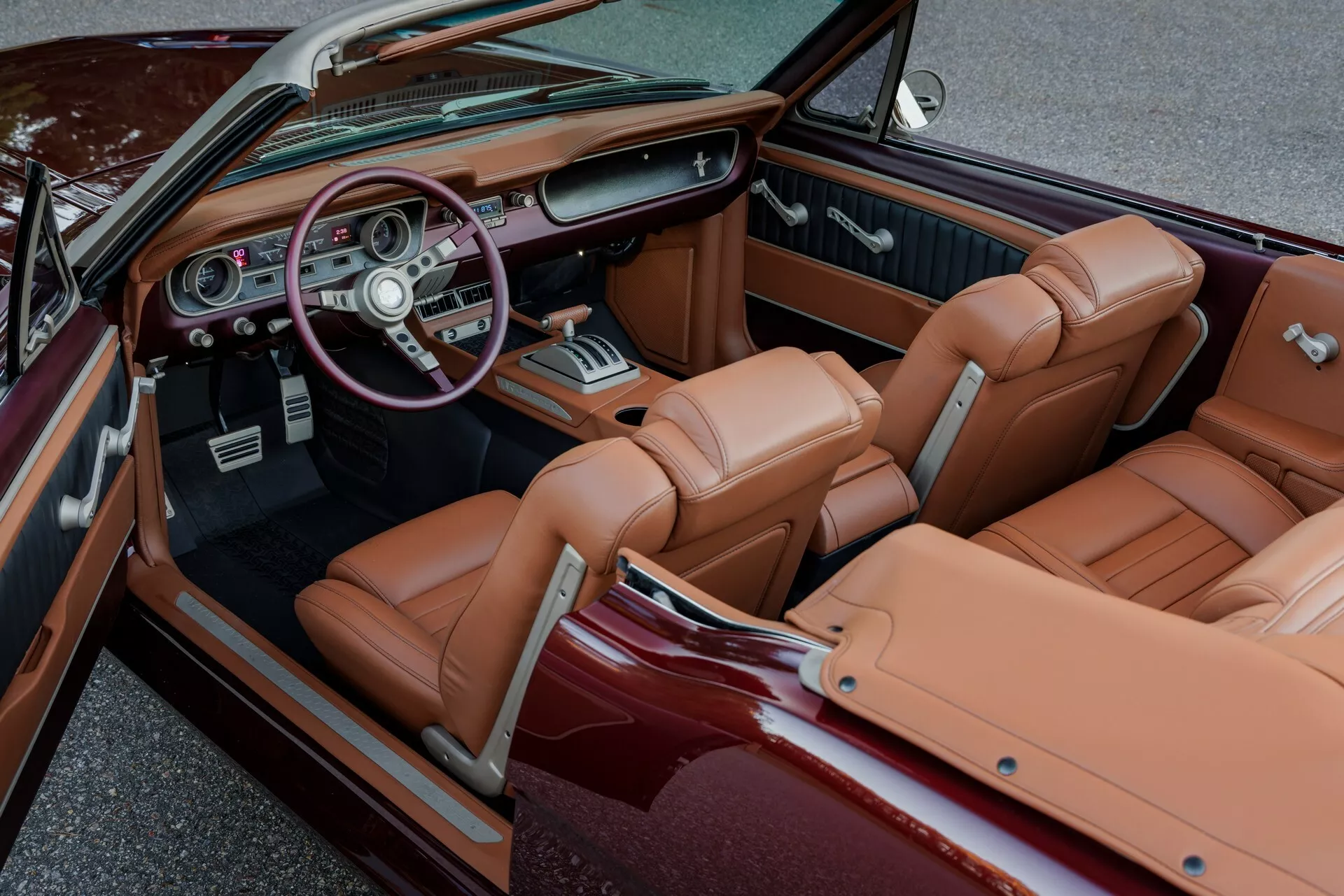 تدشين واحدة من أجمل سيارات فورد موستنج الكلاسيكية في معرض سيما الأمريكي بمحرك 8 سلندر عصري 6