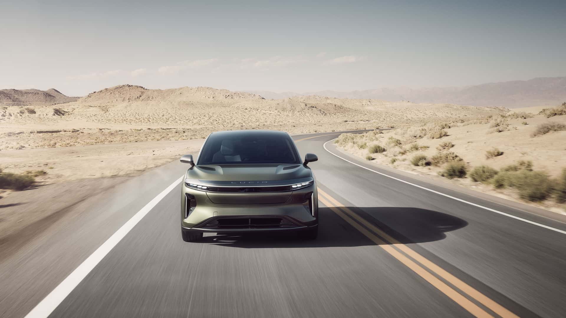 لوسيد جرافيتي SUV الكهربائية الفاخرة تنطلق رسمياً بمدى يتجاوز 700 كيلومتر وتسارع منافس للسيارات الخارقة 24