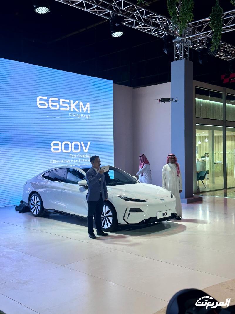 جيلي في معرض الرياض تكشف عن طراز كهربائي وآخر يعمل بالميثانول وسيارة سيدان متوسطة الحجم 90