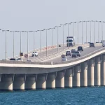 "مؤسسة جسر الملك فهد" توضح شروط عبور المركبة للجسر 50
