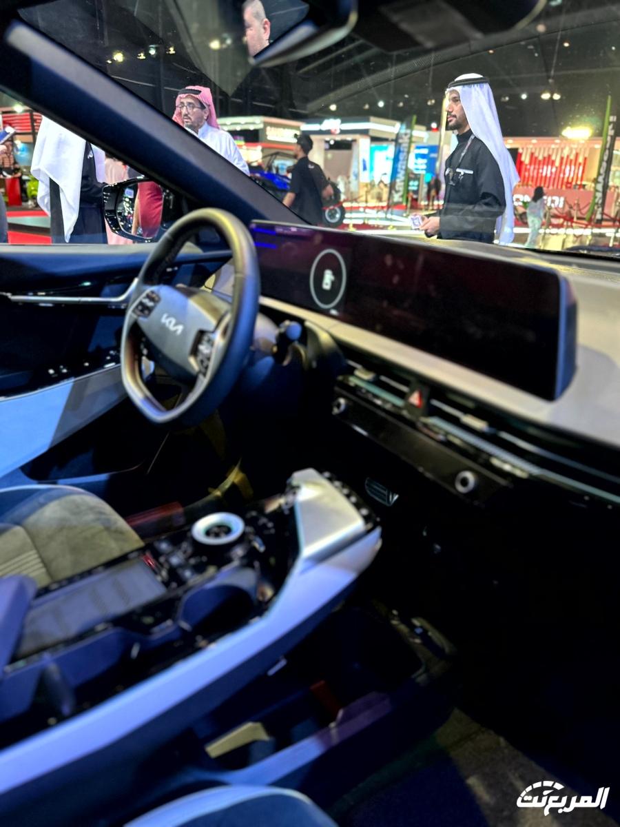كيا الجبر في معرض الرياض تدشن سيارات جديدة وتعلن موعد توفر السيارات الكهربائية EV6 و EV9 271
